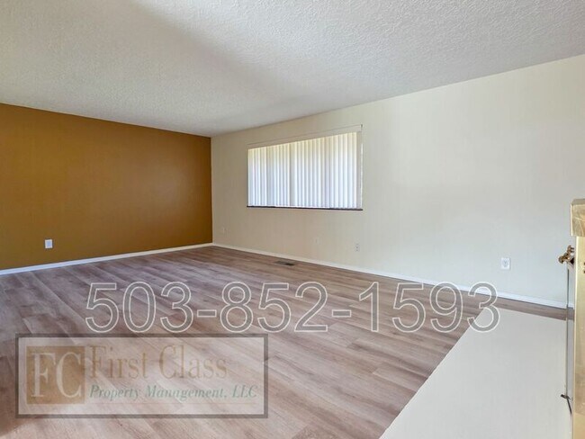 Foto del edificio - 298 SW Wallula Ave