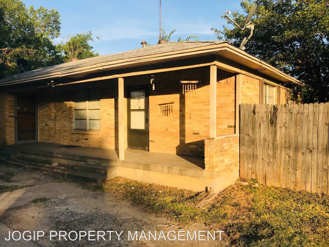 Primary Photo - 2 br, 1 bath House - 7703 CLAREMONT DR