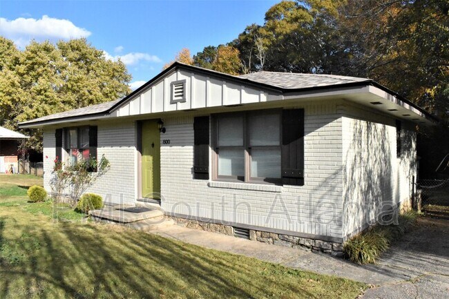 Building Photo - 800 N McDonough St