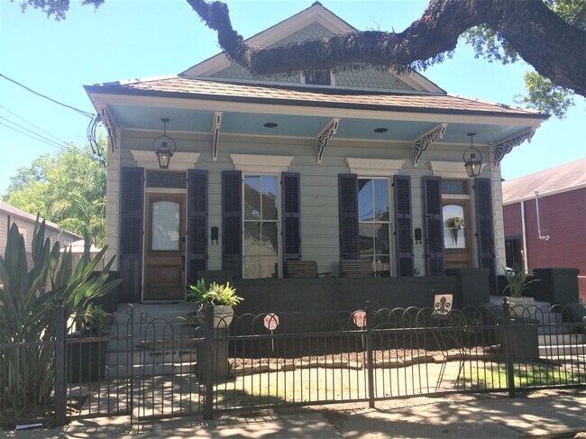 Foto del edificio - 218 N Alexander St