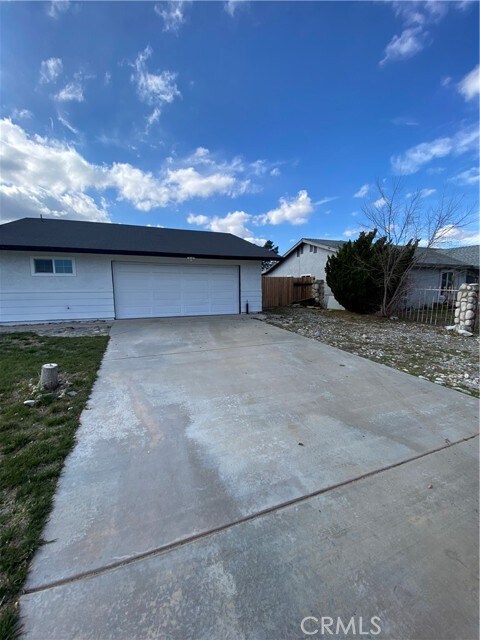 Foto del edificio - 7882 Lyons Ave