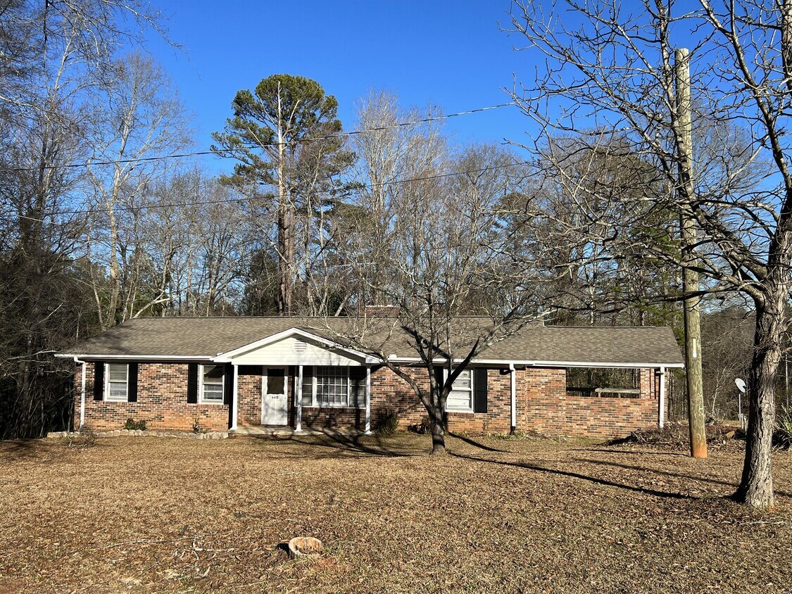 640 N Walnut St, Seneca, SC 29678 House Rental in Seneca, SC
