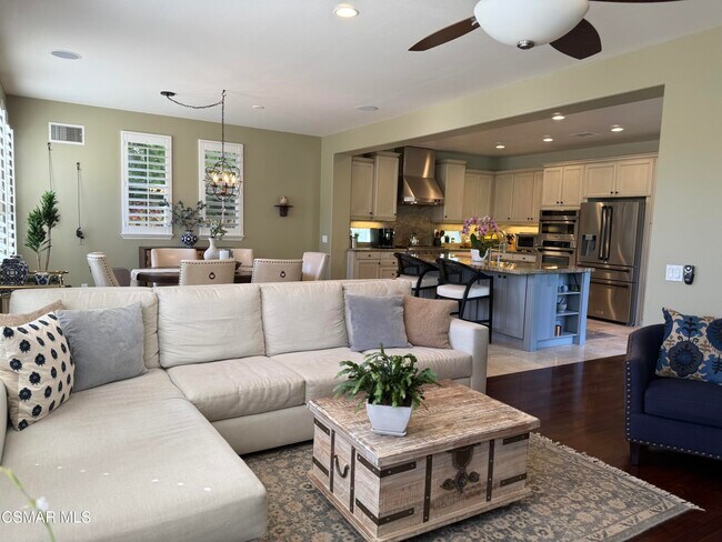 Building Photo - 60 Via el Toro