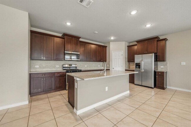 Foto del edificio - 197 Eves Necklace Dr.