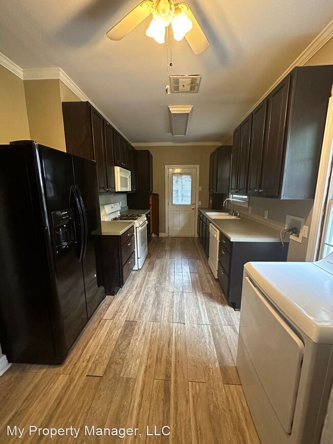 Building Photo - 3 br, 1 bath House - 4309 Clingman Drive