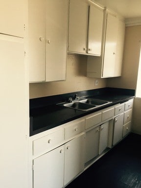 Foto principal - 1110 S Kenmore Ave