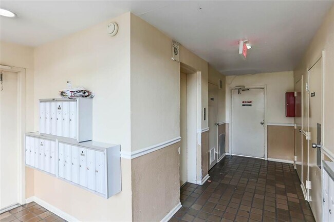 Building Photo - 8423 Hearth Dr