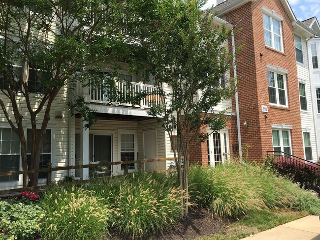 Building Photo - 3112 River Bend Ct