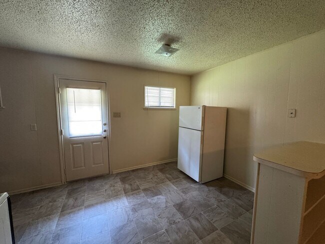 Foto del edificio - 808 Safady Ave