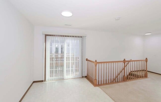 Foto del edificio - 437 Village Creek Dr