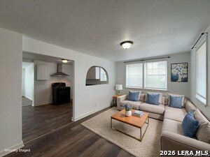 Foto del edificio - 1142 W Villaret Blvd