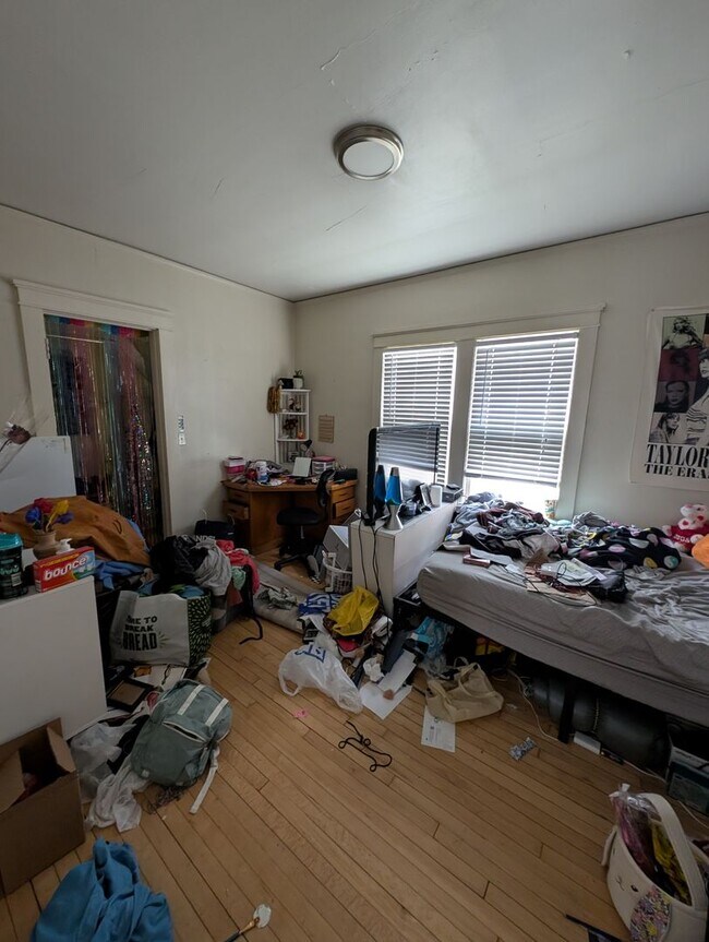 Foto del edificio - 3246-3246 N Oakland Ave