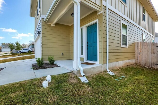 Building Photo - 6405 Mary Lewis Dr