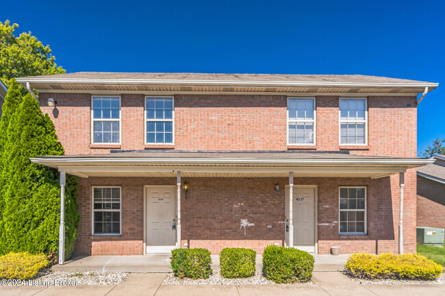 Foto del edificio - 4242 Grantline View Ct