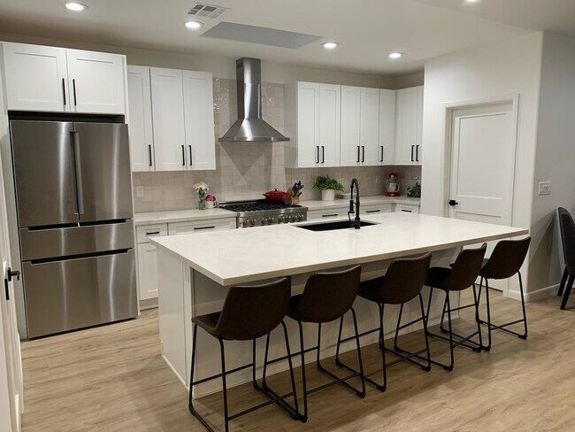 Cocina - 2329 N Mitchell St