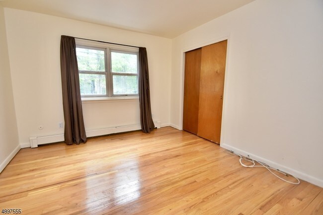 Foto del edificio - 40 Cozy Lake Rd