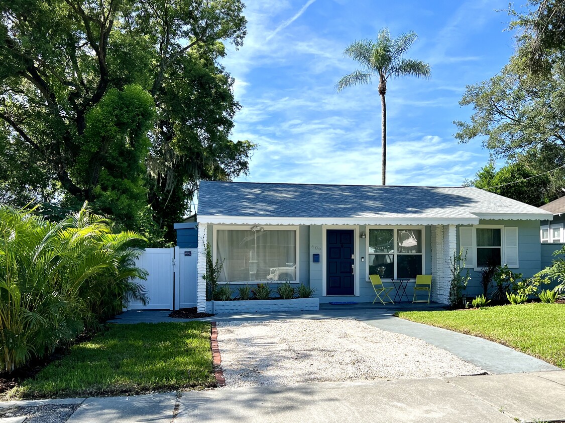 Front of house - 609 E Louisiana Ave