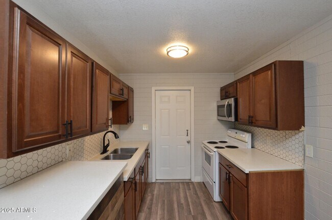 Foto del edificio - 6044 N 21st Ave