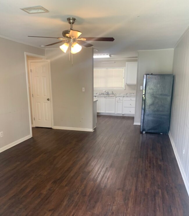 Foto del edificio - 445 W Green St