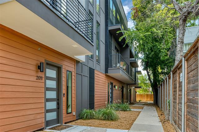 Building Photo - 4205 Roseland Ave