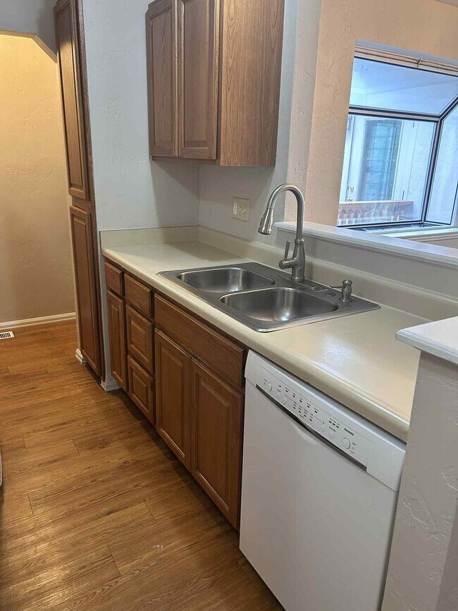 Building Photo - Stylish 2-Bedroom Home with Bonus Room & F...