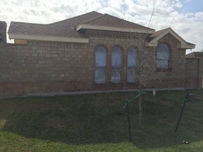 Building Photo - 1922 Upland Dr