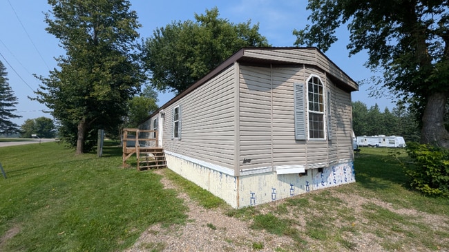 Building Photo - 98 MN-92
