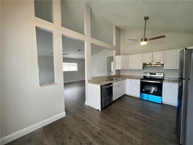 Foto del edificio - 22750 Pickerel Cir