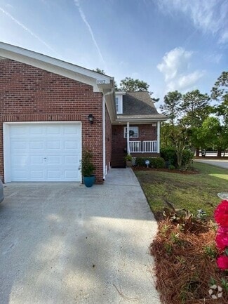 Building Photo - 9302 Long Putt Ct
