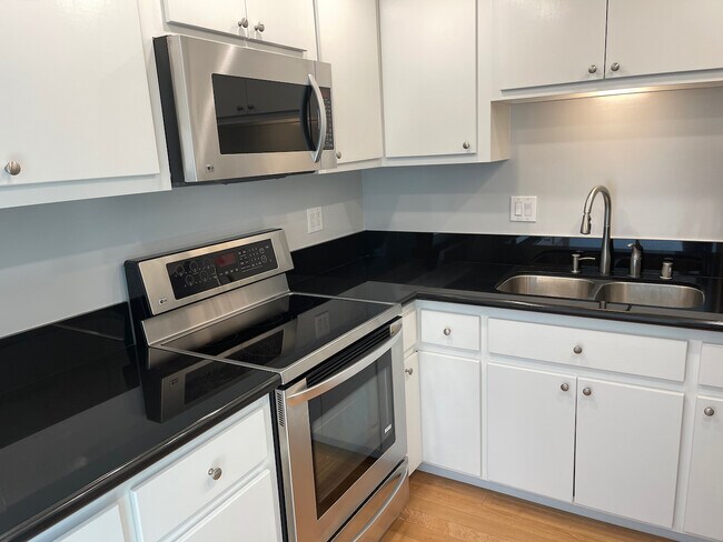 Foto del edificio - 606 Parkman Ave