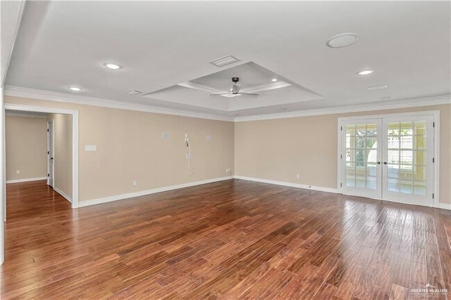 Building Photo - 808 Kerria Ave