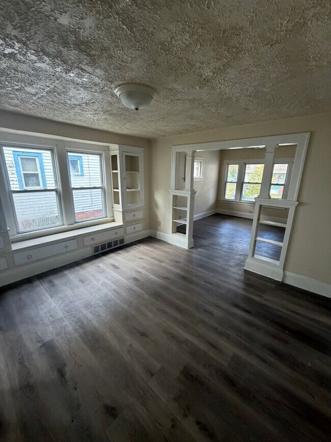 Foto del edificio - 12706 Parkhill Ave