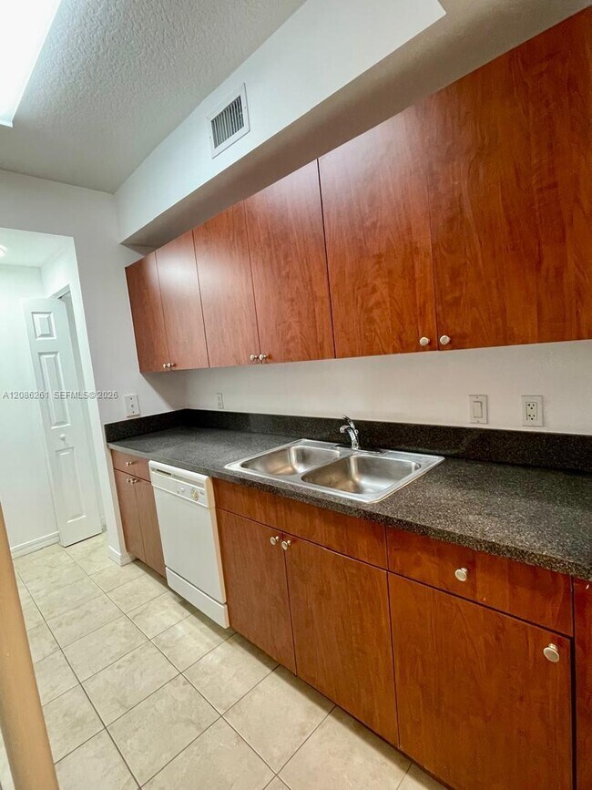 Foto del edificio - 115 SW 11th St