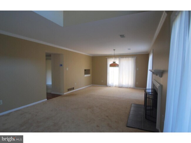 Foto del edificio - 125 Westbury Ct
