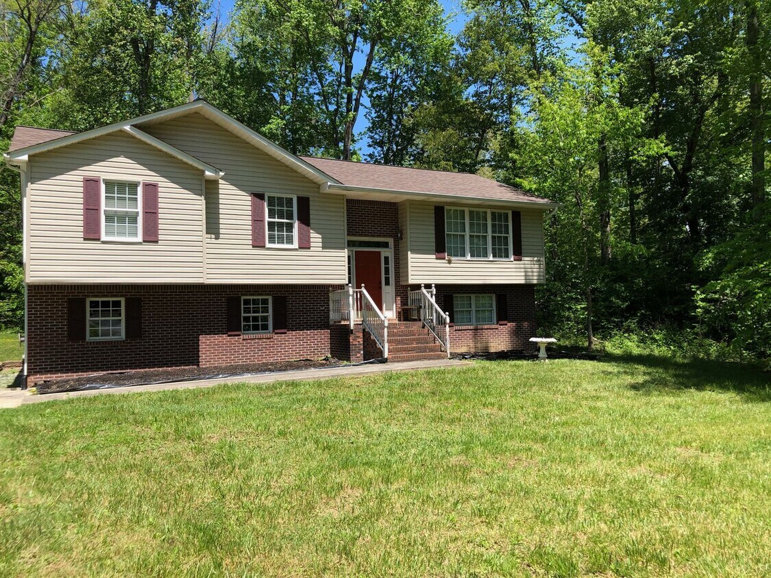 4 Bedroom / 3 Bath Home Church Hill, TN - 4 Bedroom / 3 Bath Home   Church Hill, TN