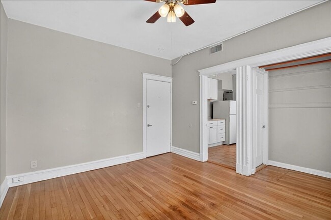 Building Photo - Delmar Scoop