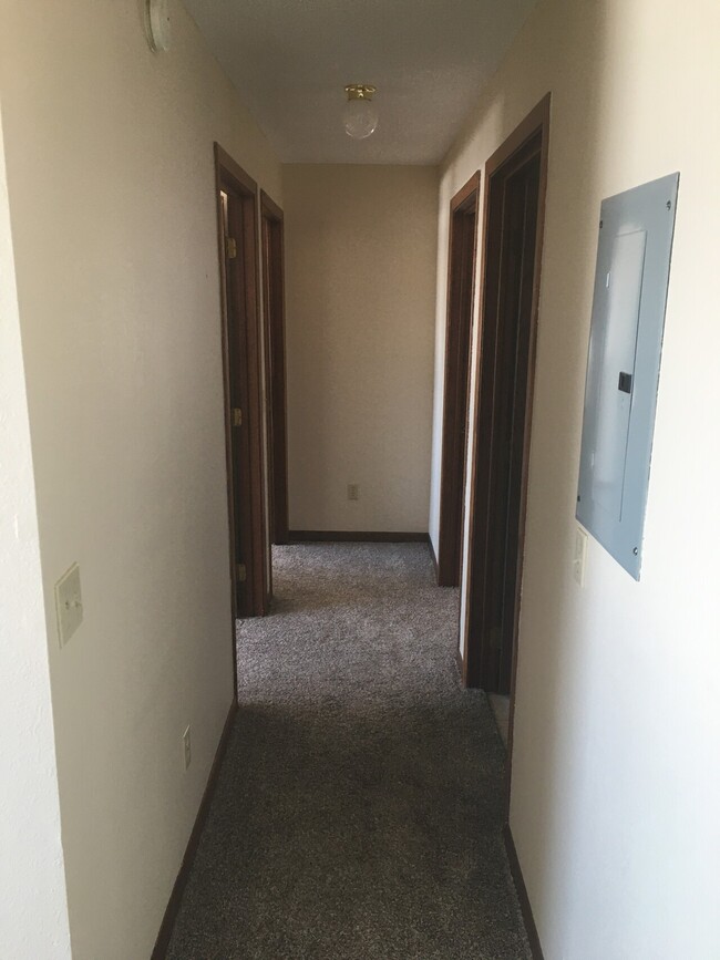 Building Photo - Kaeding Apartments - 325 14th Ave SE