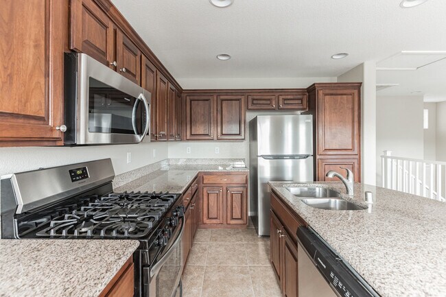 Building Photo - 11274 Pierre Milano St