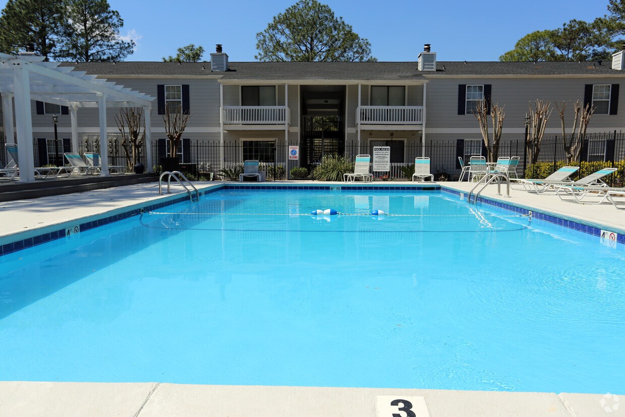 Park West Apartments at 16631701 Hillcrest Rd Mobile, AL