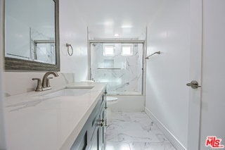 Building Photo - 10801 Kling St