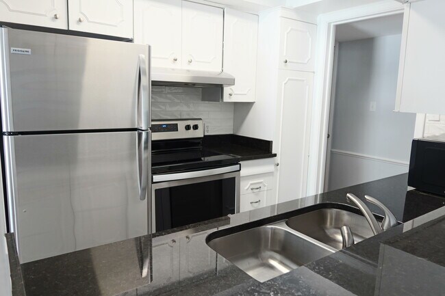 Foto del edificio - 3730 Fairfield Ave