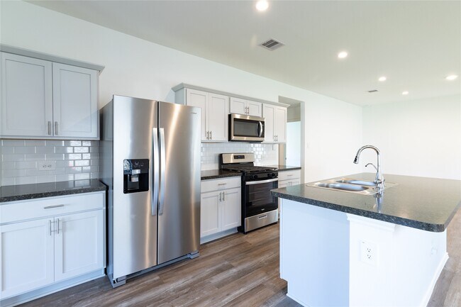 Building Photo - 24330 Saddlestone Green Dr