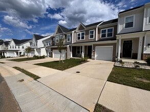 Building Photo - 3672 Isaac Cir