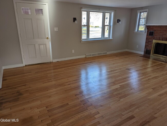 Building Photo - 73 Vly Rd