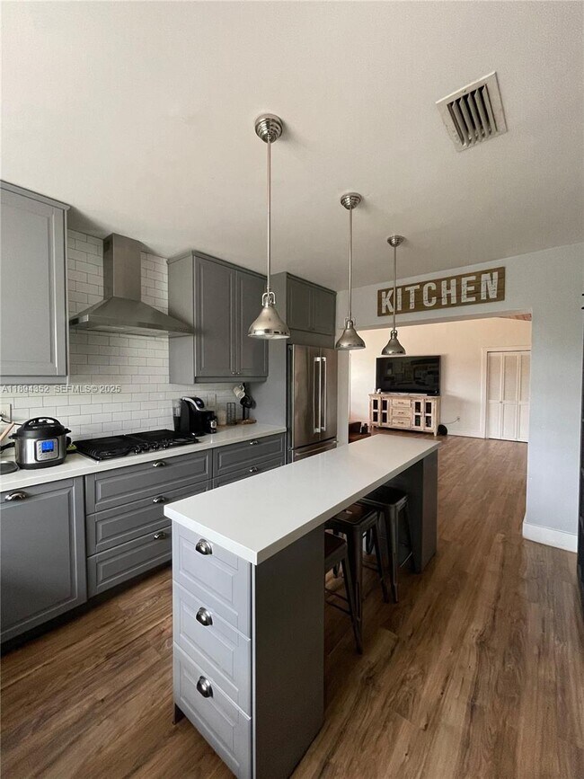 Foto del edificio - 8301 SW 27th Terrace