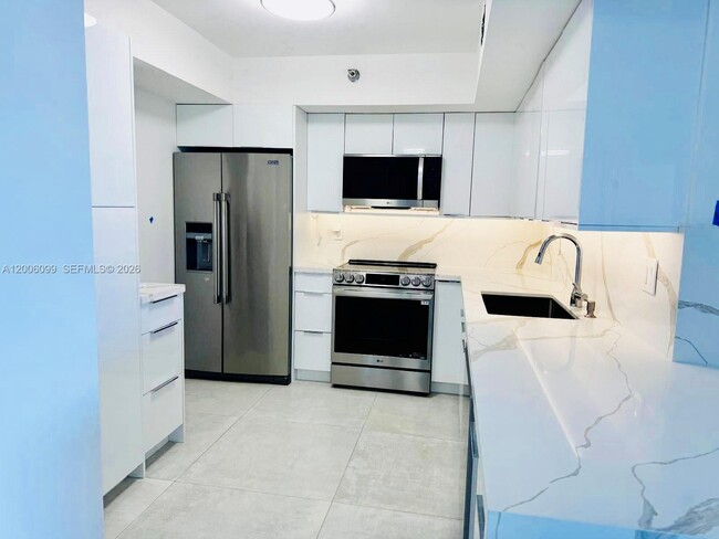 Foto del edificio - 19101 NE 36th Ct