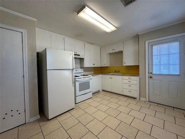 Foto del edificio - 110 E Dale St