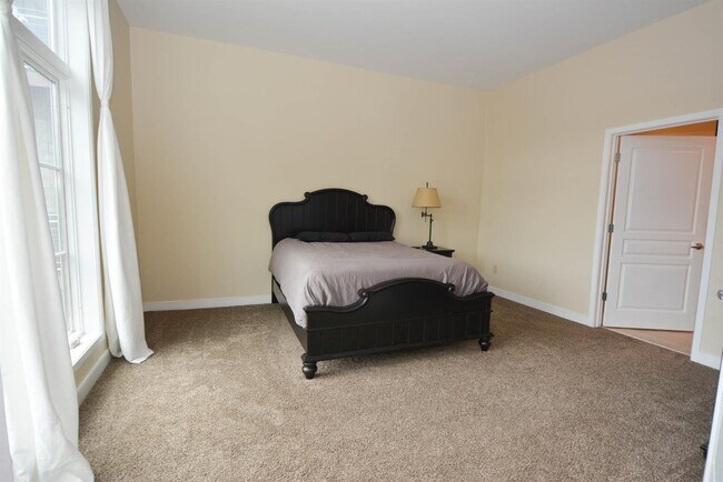 Foto del edificio - 9348 Towne Square Ave