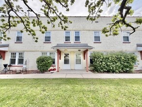 Building Photo - 206 Carpenter St