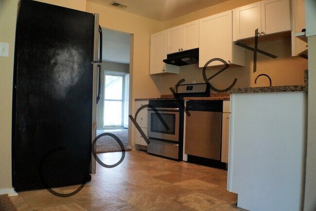 Building Photo - Updated ranch home in Cul-de-sac!